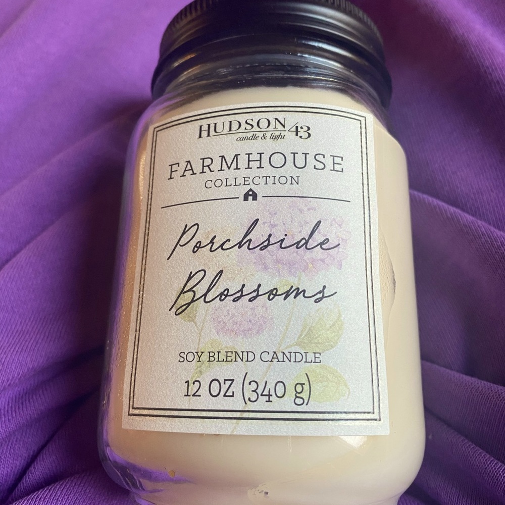 NEW-Hudson 43/Farmhouse Coll. Soy-Peachside Blossoms